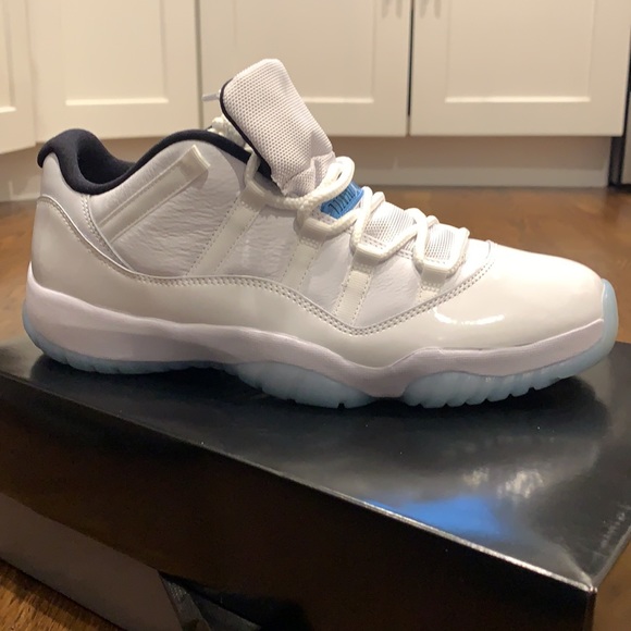 NWT AIR JORDAN 11 RETRO LOW SIZE 11 - Picture 3 of 6